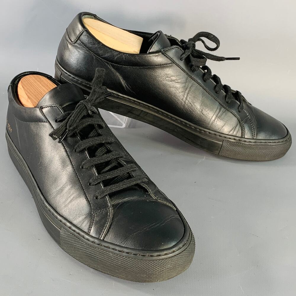 COMMON PROJECTS Size 8 Black Leather Low Top Sneakers